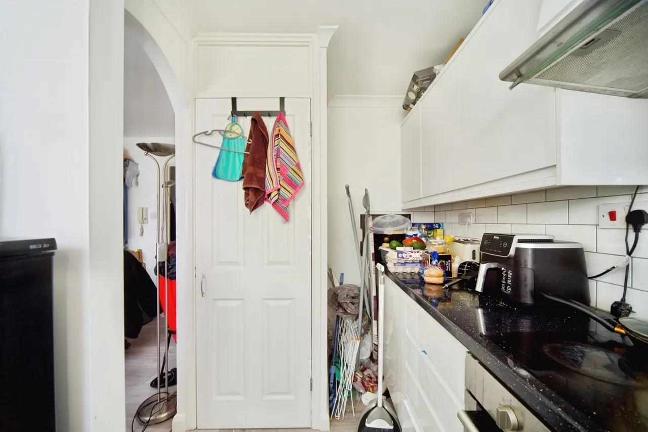 Cobbett Close, Enfield, EN3, photo 13