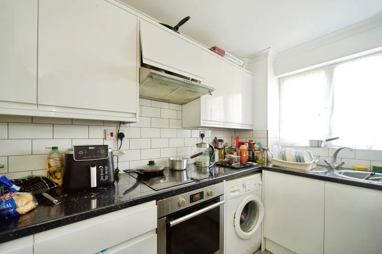 Cobbett Close, Enfield, EN3, photo 6