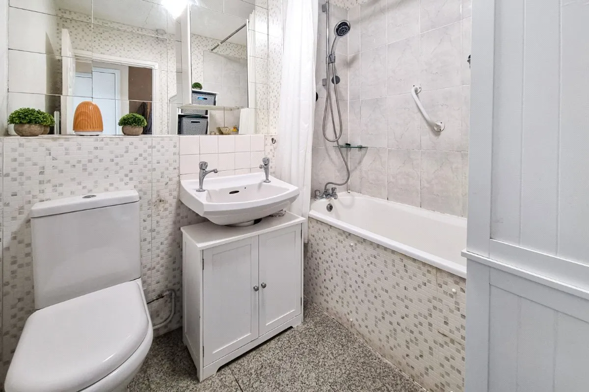 Loddon Way, Ash, Guildford, Surrey, GU12 6NT, photo 6
