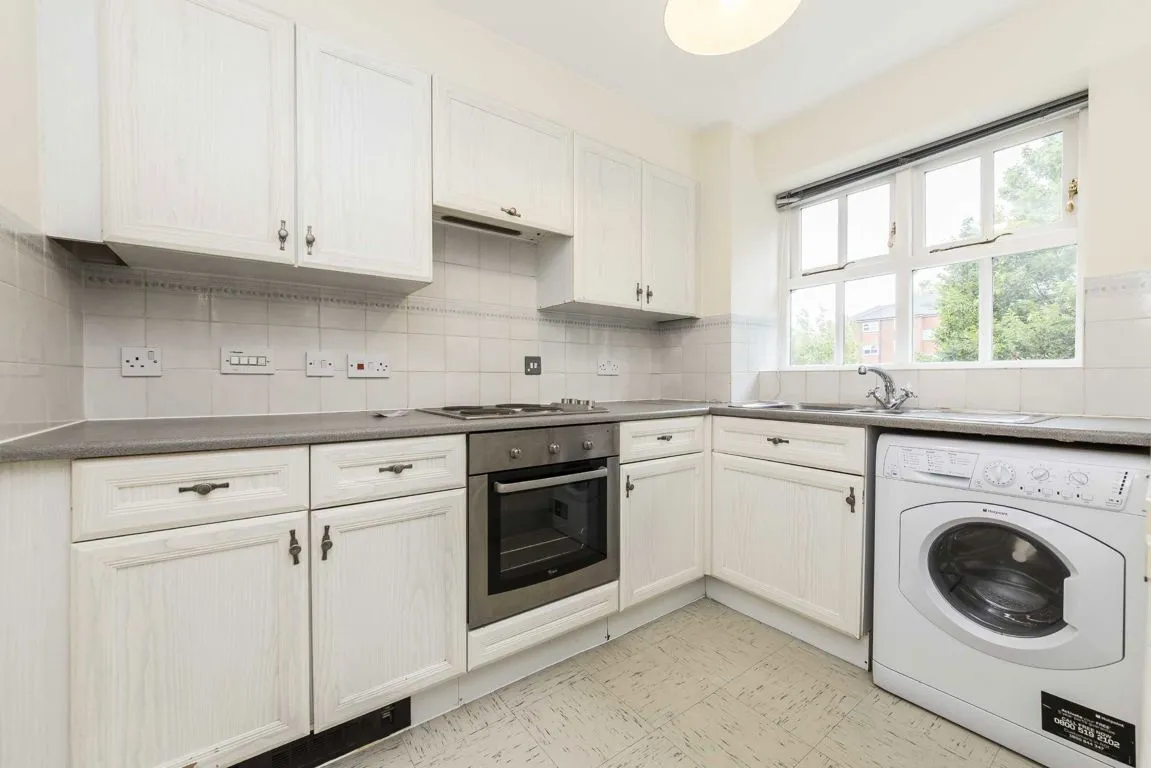 Massingberd Way, SW17, photo 2
