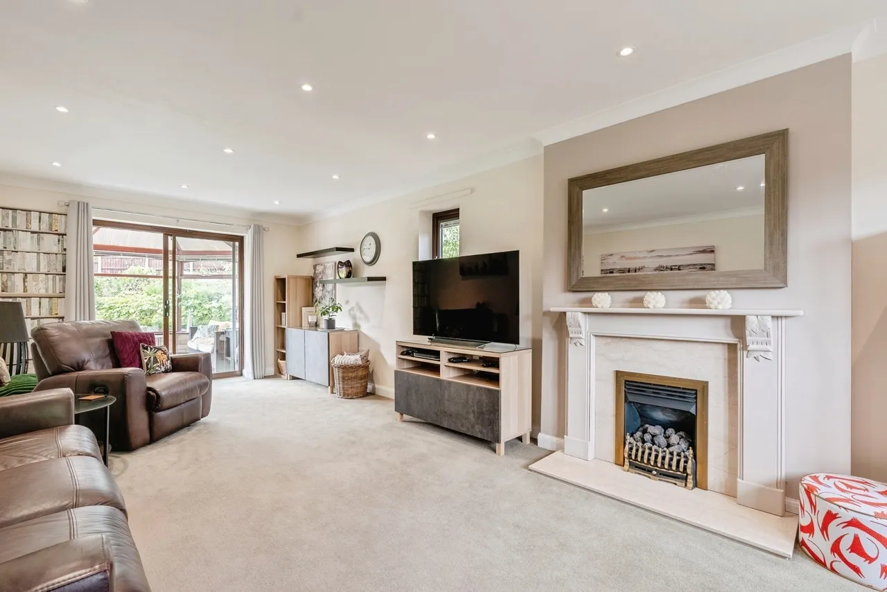 Hutton Drive, Burnley, Lancashire, BB12, photo 4