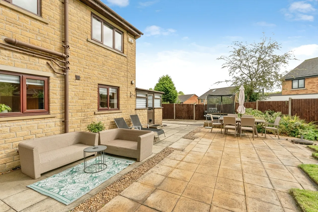 Hutton Drive, Burnley, Lancashire, BB12, photo 3