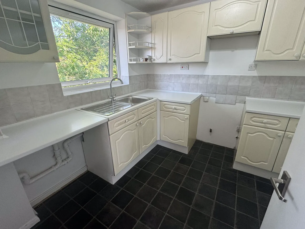 Huxley Close, Northolt, UB5, photo 7