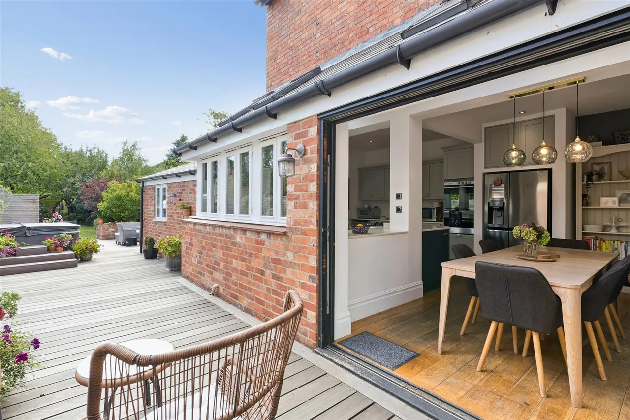 Wolverton Road, Newport Pagnell, photo 22