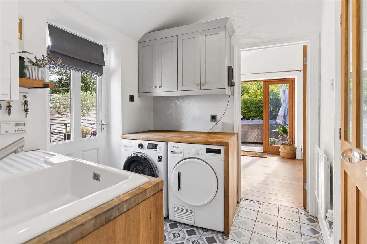 Wolverton Road, Newport Pagnell, photo 12