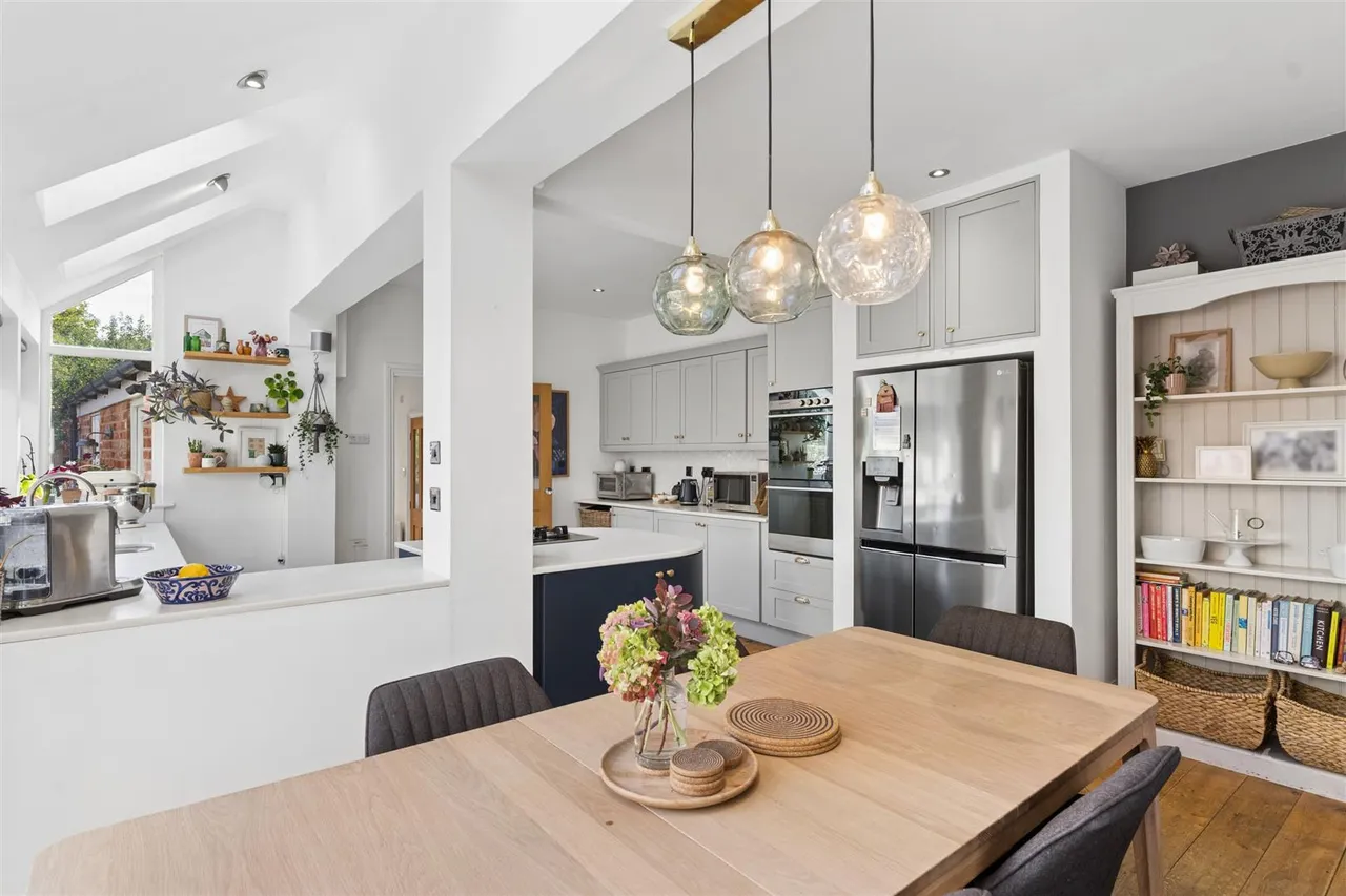 Wolverton Road, Newport Pagnell, photo 9