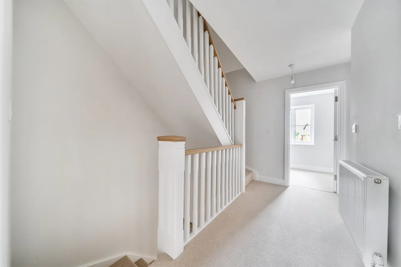Folders Lane, Burgess Hill, RH15, photo 10