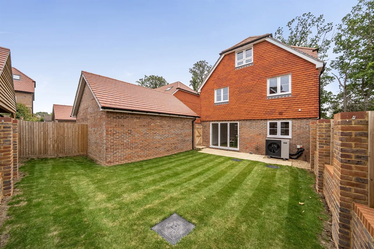 Folders Lane, Burgess Hill, RH15, photo 13