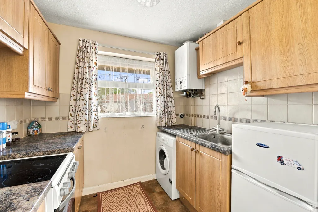 Snetterton Close, Lincoln, LN6, photo 2