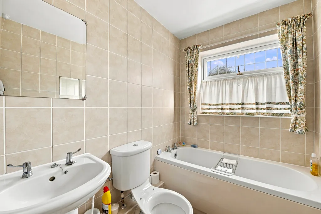 Snetterton Close, Lincoln, LN6, photo 10
