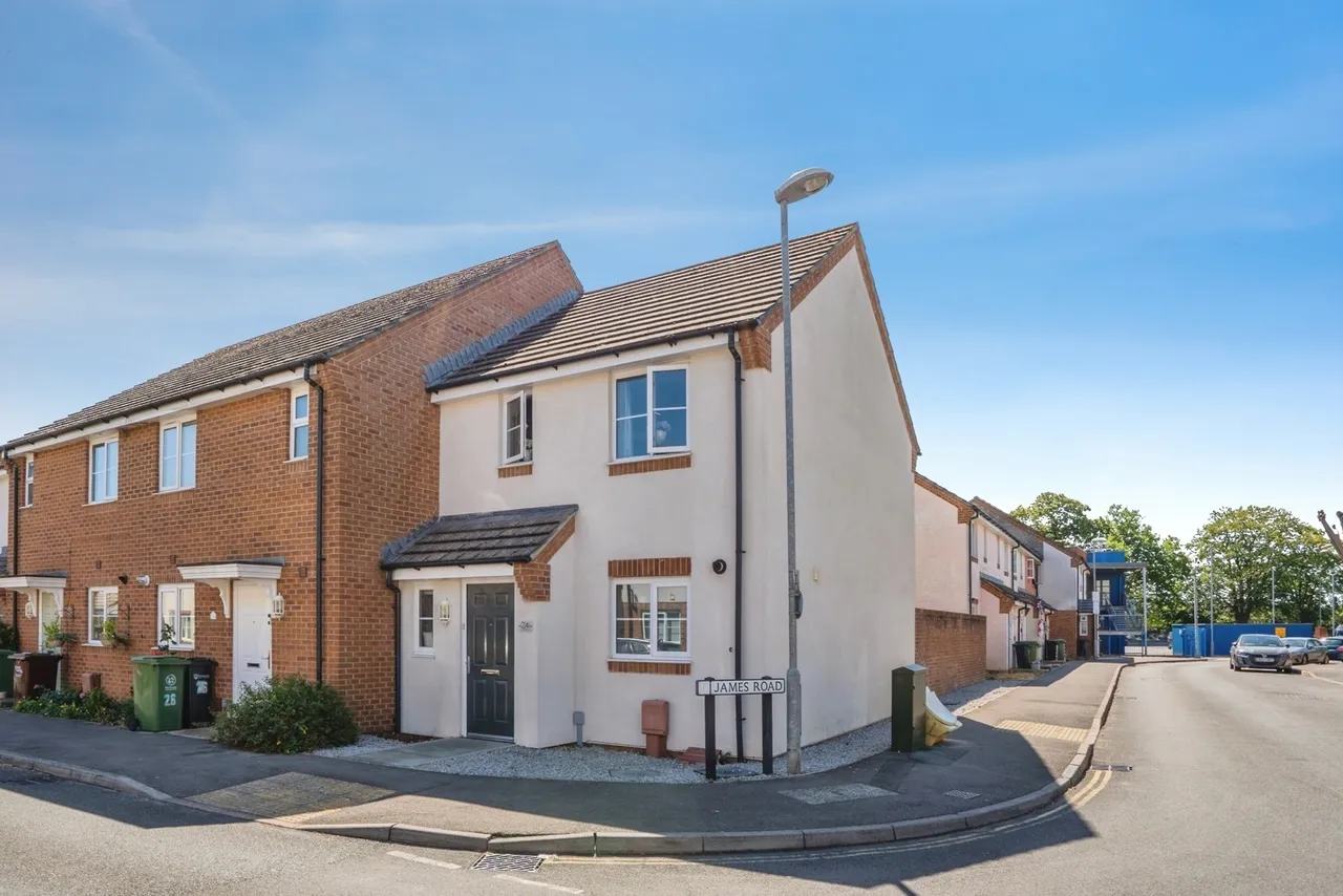 2 bed house for sale, Cotton Road, Portsmouth, PO3