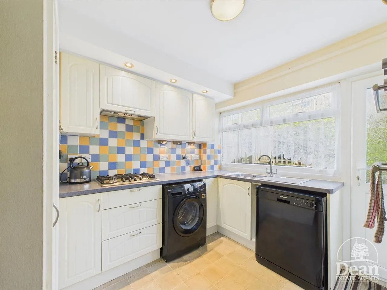 Ash Close, Lydney, photo 5