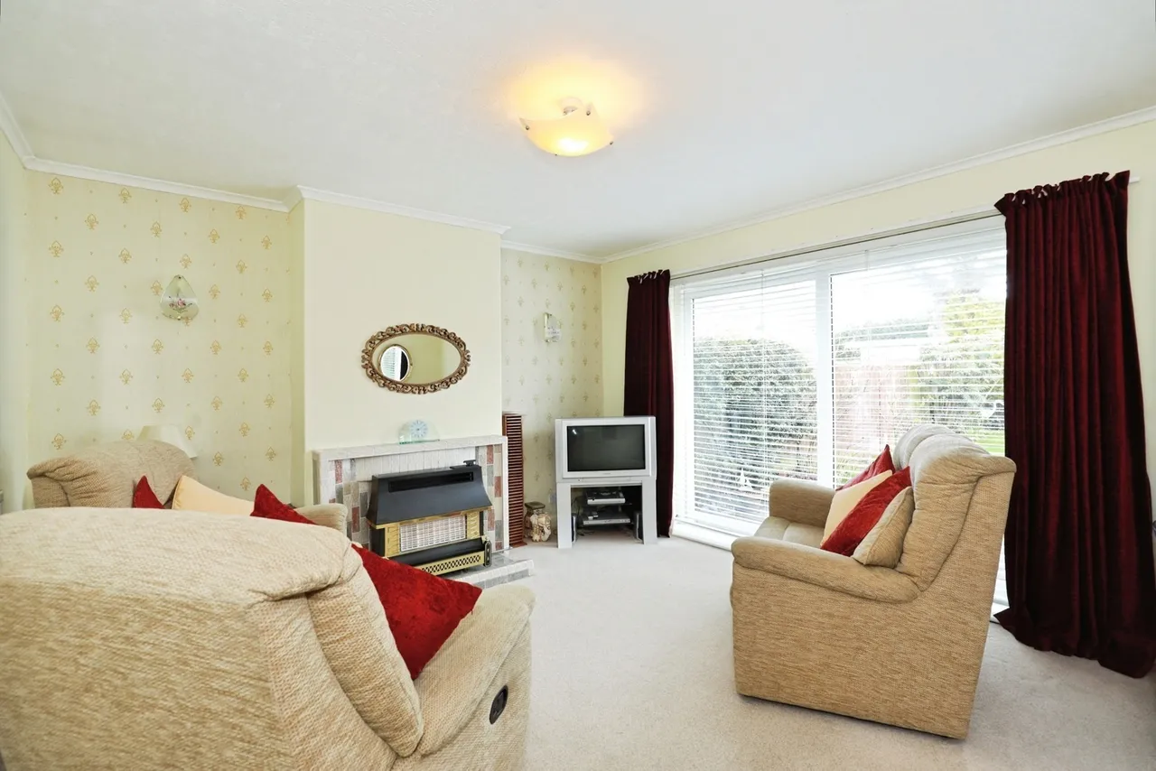 Merrills Avenue, Crewe, Cheshire, CW2, photo 2