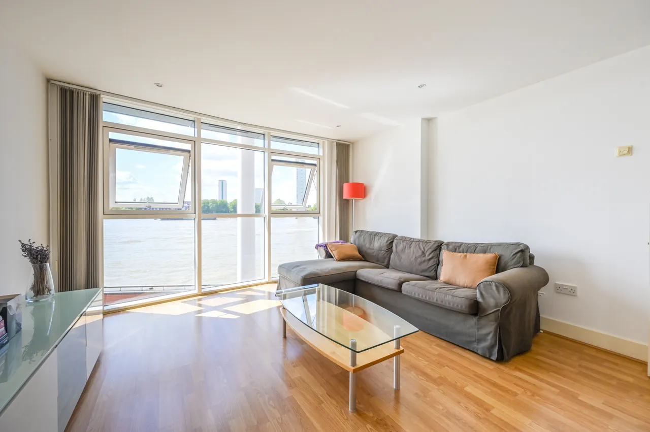 1 bed flat for sale — Flat 4 Orion Point, 7 Crews Street, London