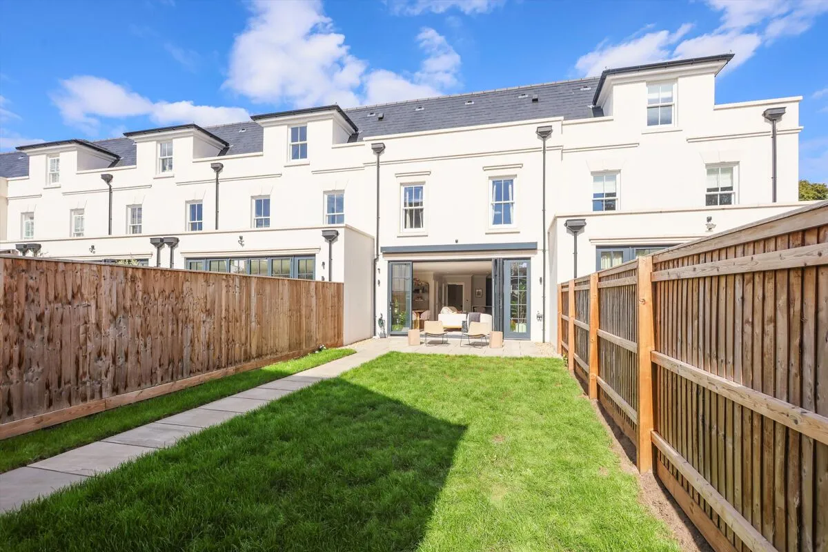 Broadoaks Park Road, West Byfleet, KT14, photo 20