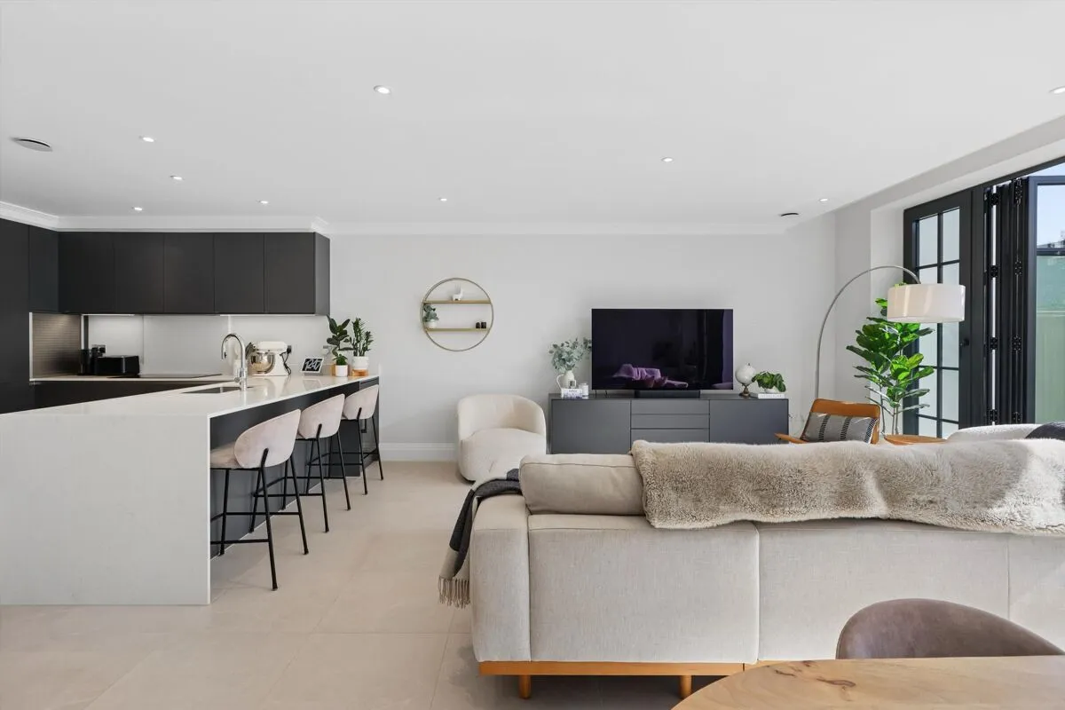 Broadoaks Park Road, West Byfleet, KT14, photo 9