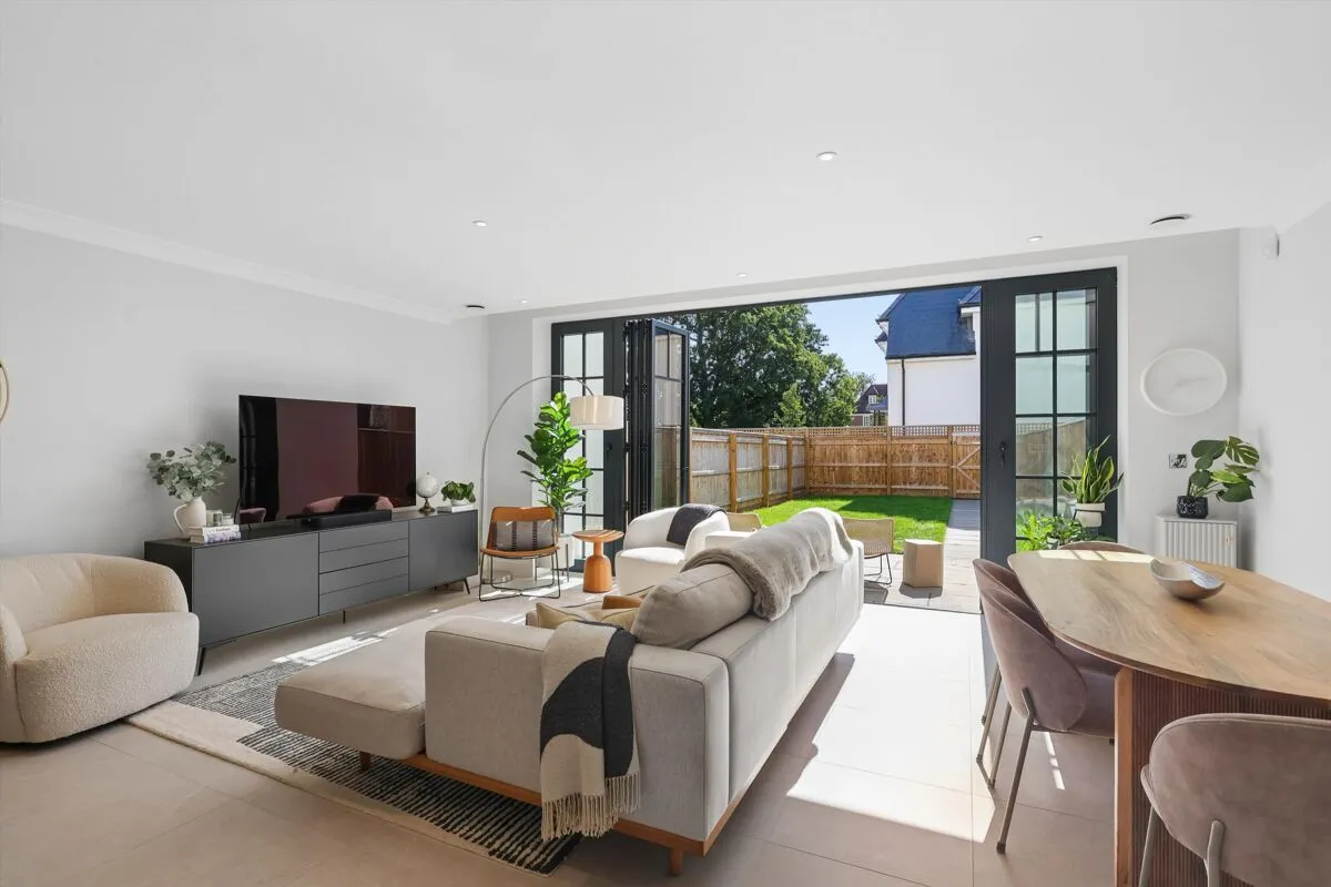 Broadoaks Park Road, West Byfleet, KT14, photo 5
