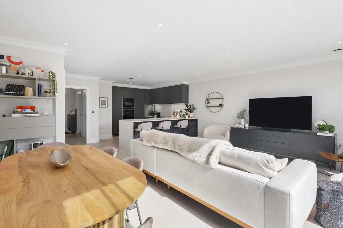 Broadoaks Park Road, West Byfleet, KT14, photo 10