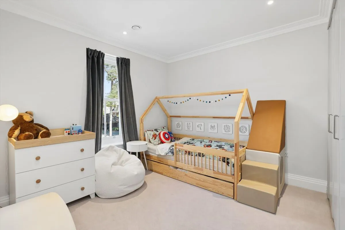 Broadoaks Park Road, West Byfleet, KT14, photo 16