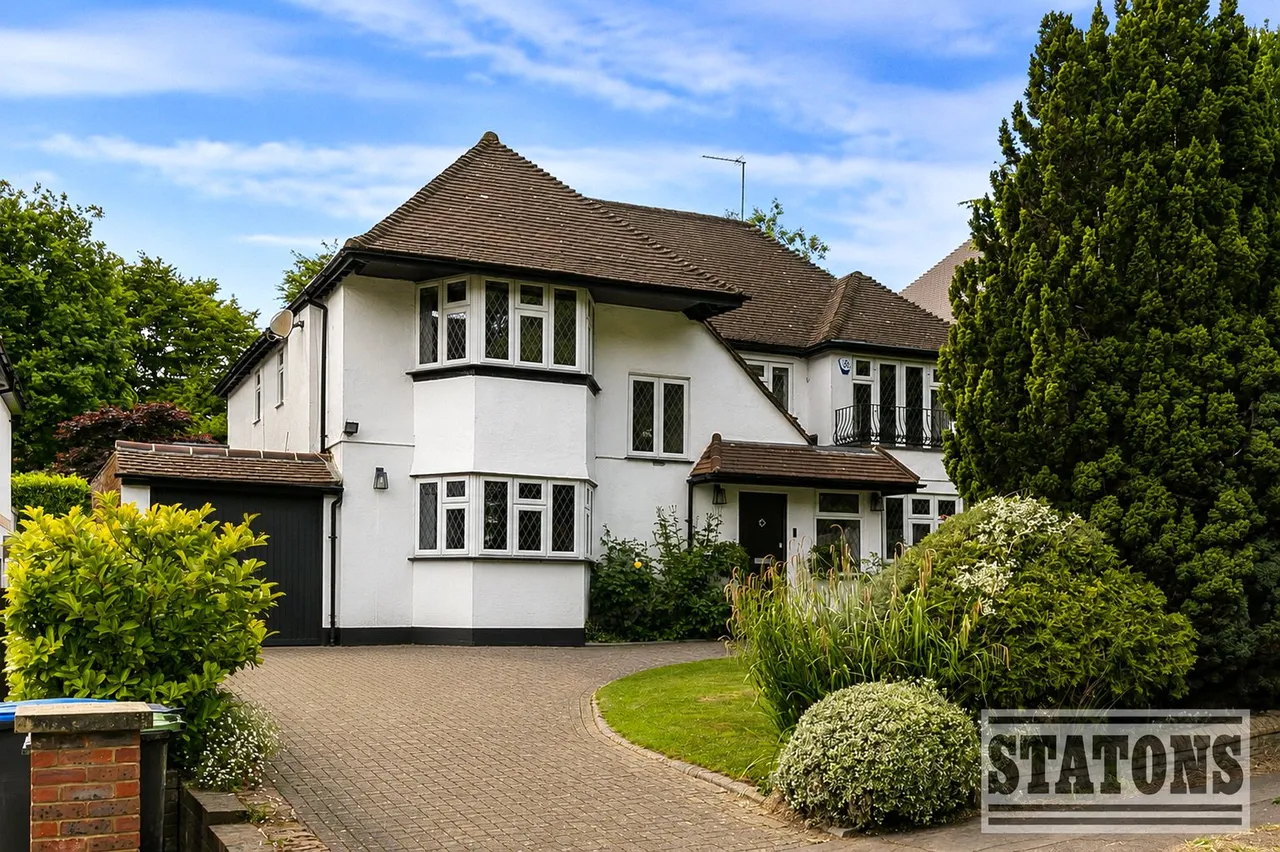 Parkgate Avenue, Hadley Wood, EN4 0NN, photo 2
