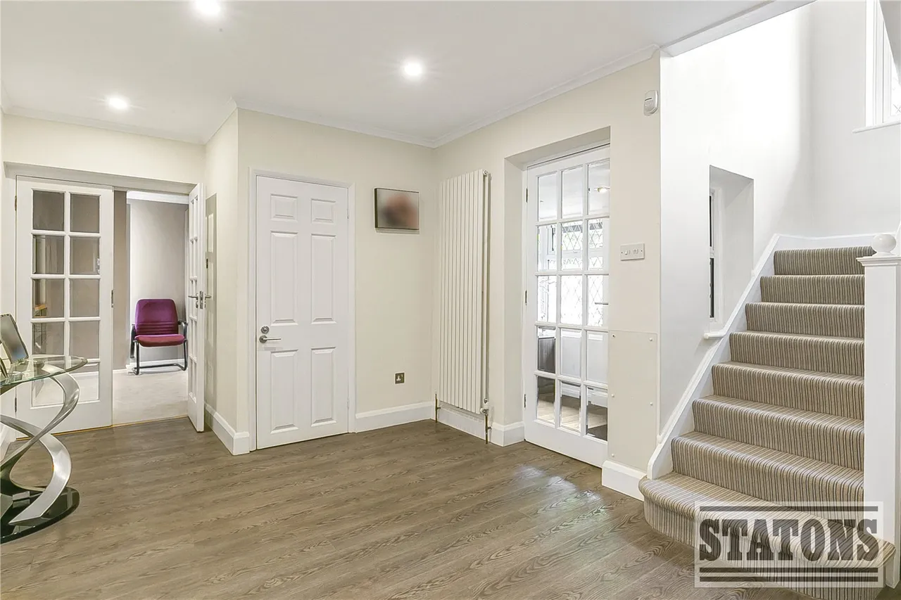 Parkgate Avenue, Hadley Wood, EN4 0NN, photo 3