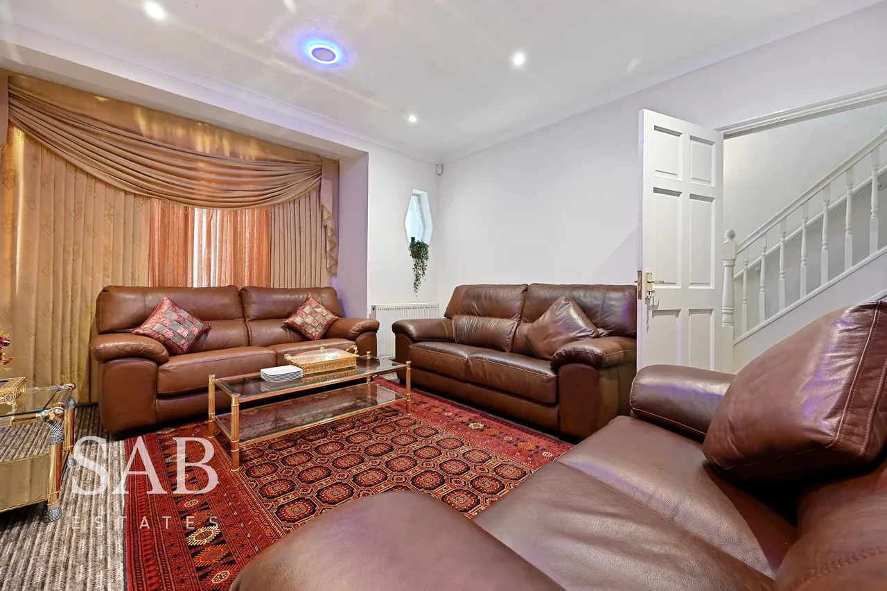 Ruislip Road, Greenford, UB6, photo 2