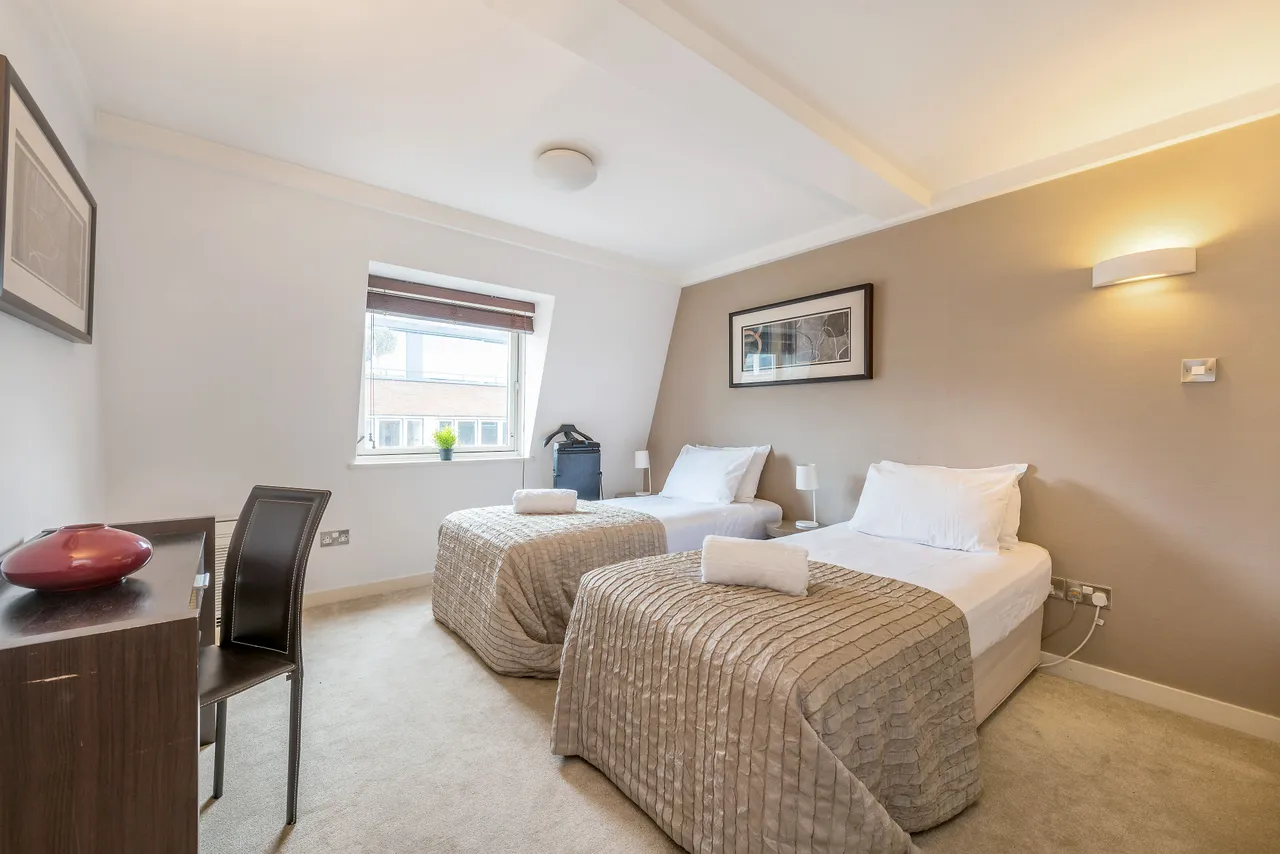 16 Glendore House, 30 Clarges Street, London, photo 12