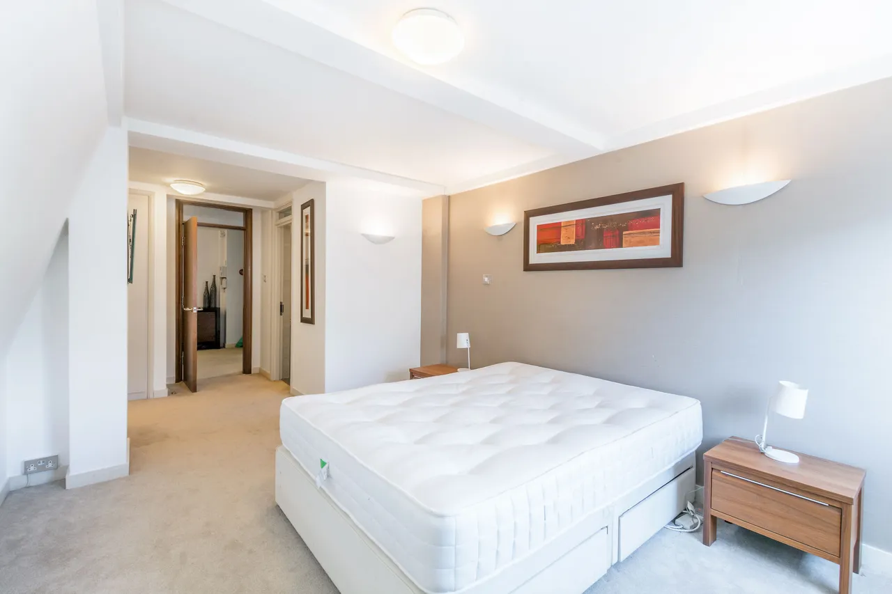 16 Glendore House, 30 Clarges Street, London, photo 7