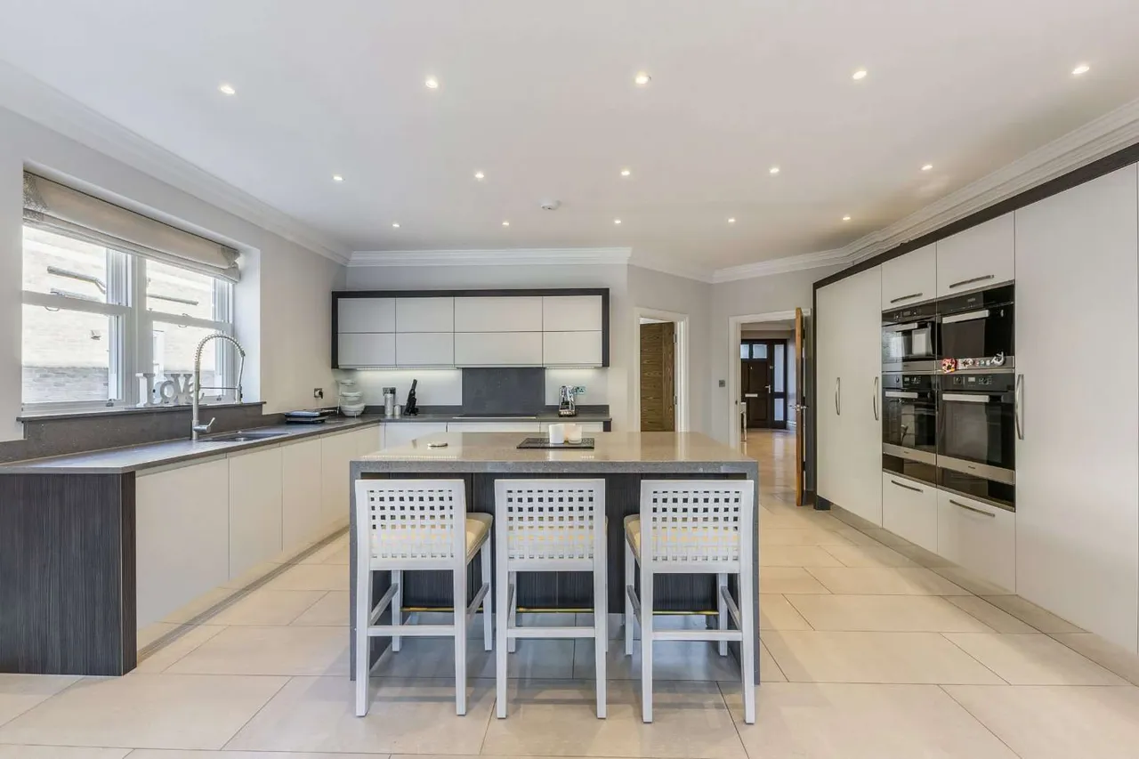 The Drive, Rickmansworth, Hertfordshire, WD3 4DU, photo 3