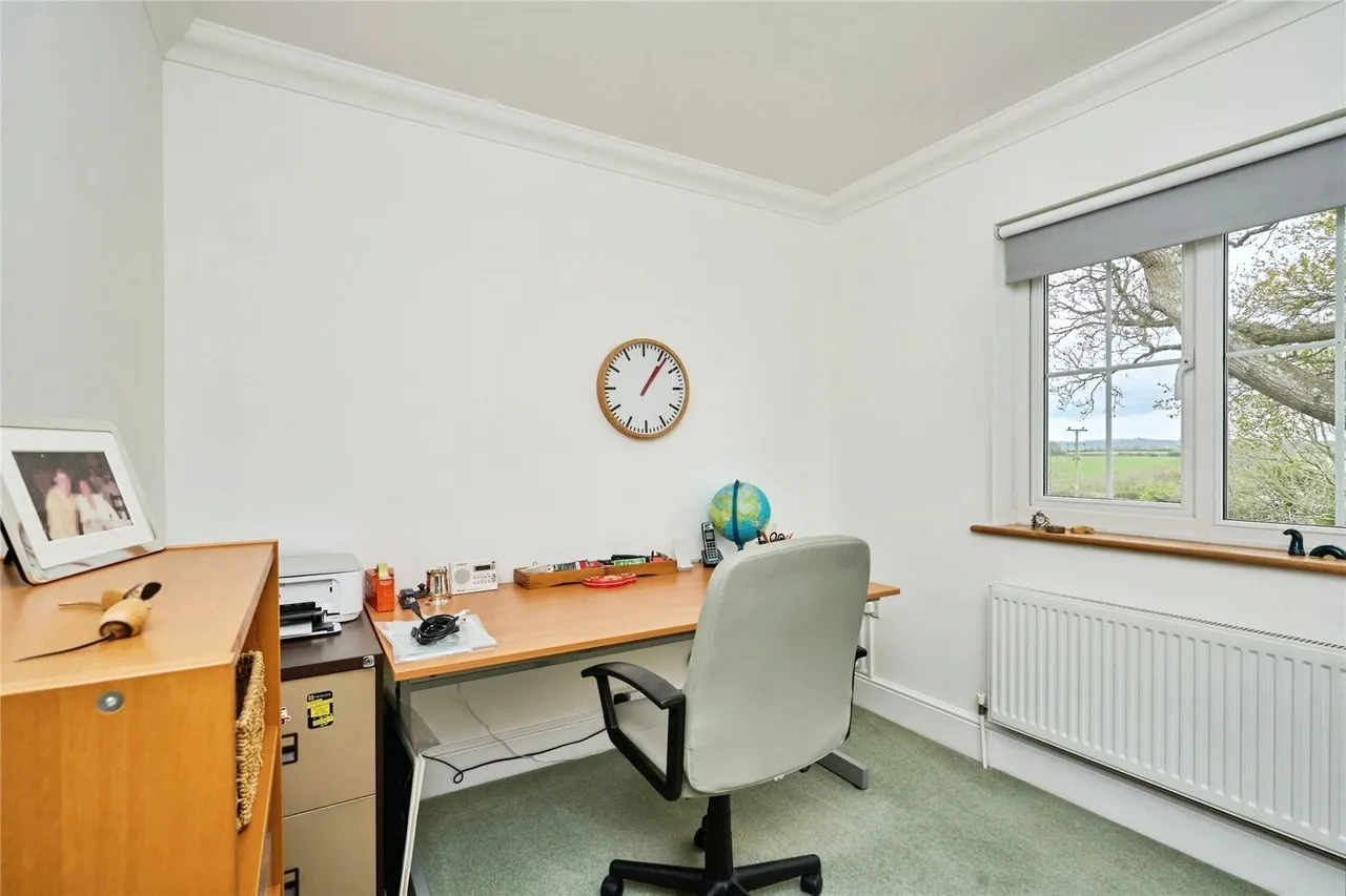 Eddington Road, Seaview, PO34, photo 12