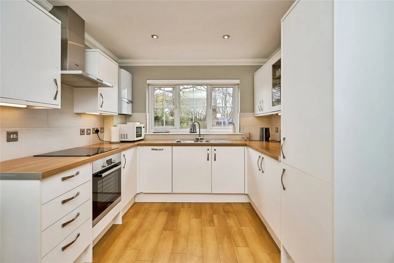 Eddington Road, Seaview, PO34, photo 4