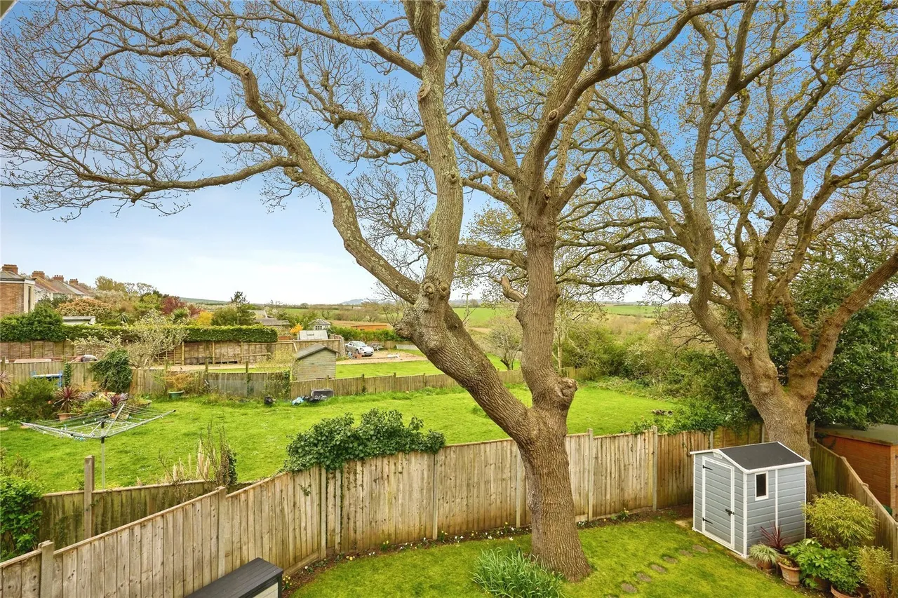 Eddington Road, Seaview, PO34, photo 9