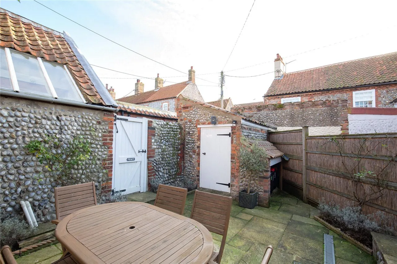 High Street, Blakeney, NR25, photo 29
