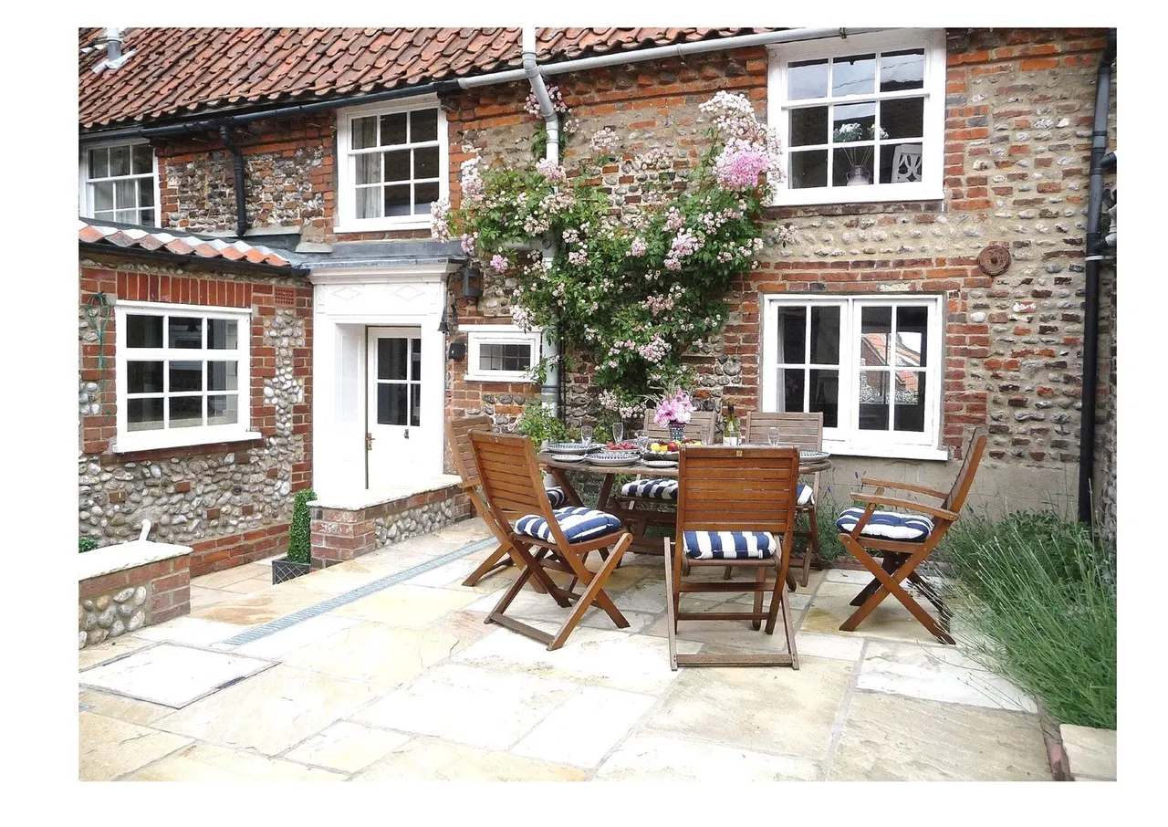 High Street, Blakeney, NR25, photo 3