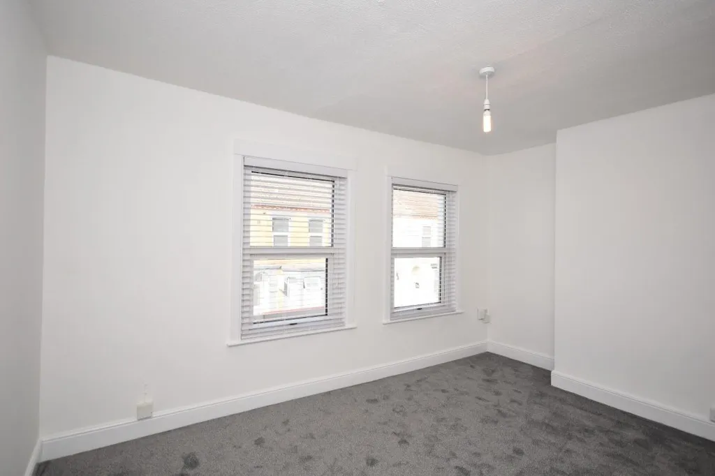 Abington Avenue, Abington, photo 4