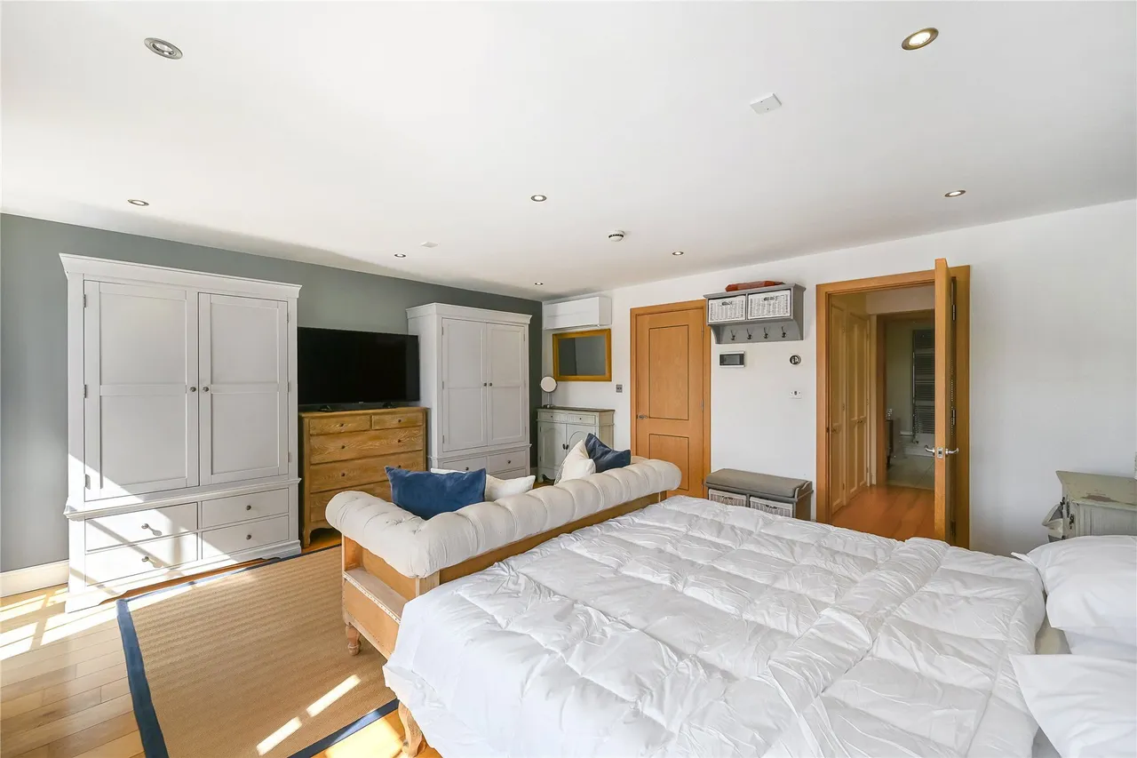 Grove Park Road, London, W4, photo 18
