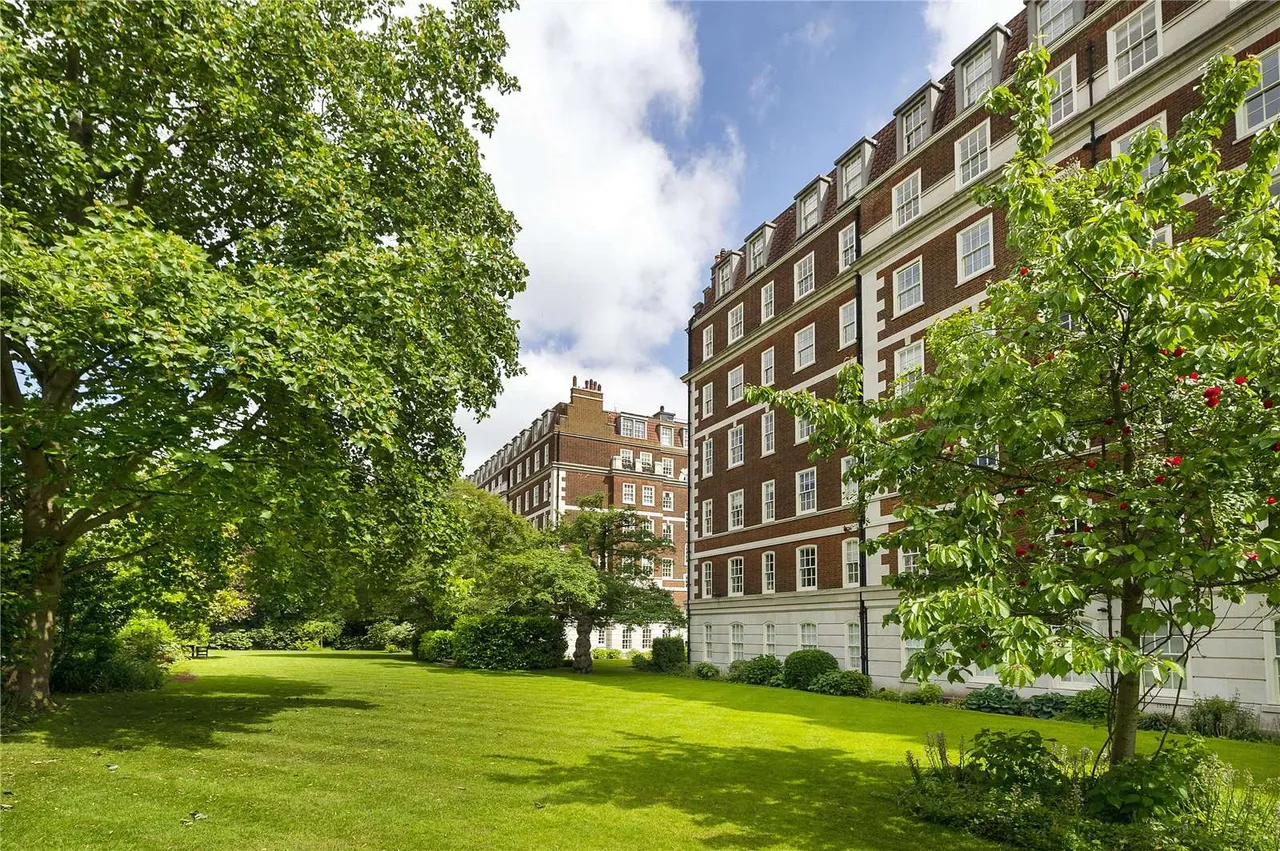 3 bed flat for sale — Campden Hill Gate, Duchess Of Bedford's Walk, London, W8 7QJ