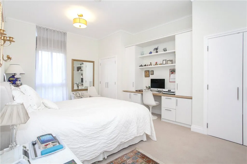 Marshall Walk, Englefield Green, TW20, photo 24