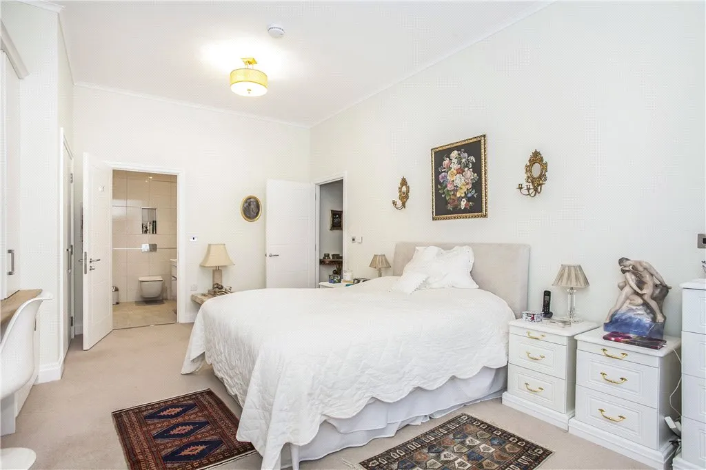 Marshall Walk, Englefield Green, TW20, photo 7