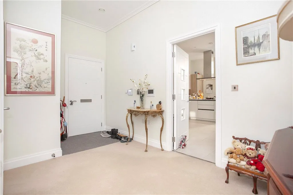 Marshall Walk, Englefield Green, TW20, photo 27