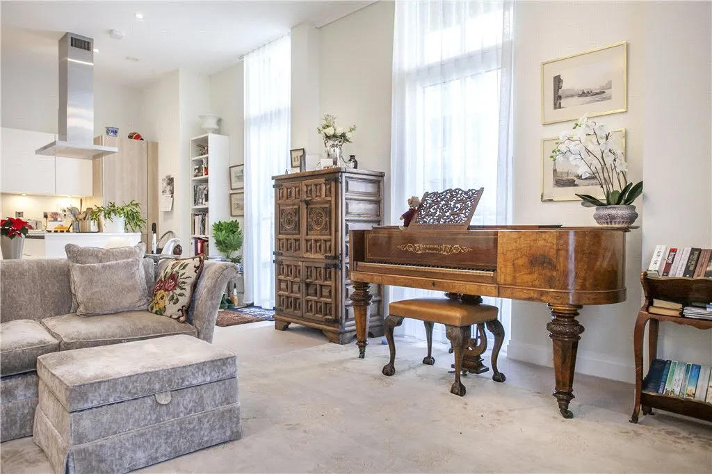 Marshall Walk, Englefield Green, TW20, photo 13