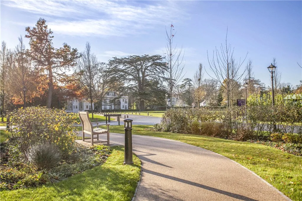 Marshall Walk, Englefield Green, TW20, photo 30