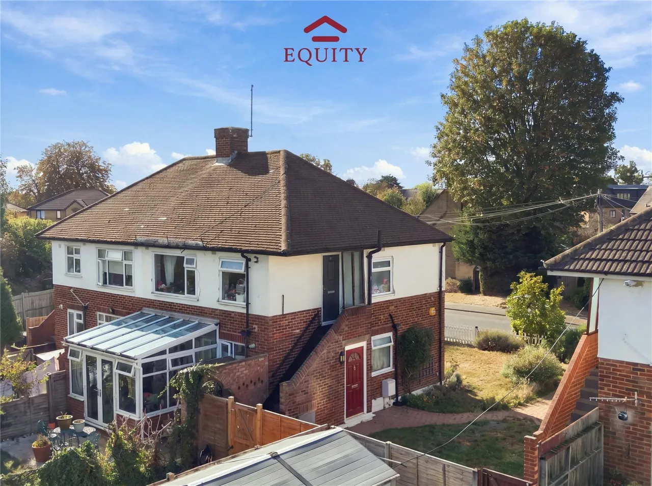 Camberley Avenue, Enfield, photo 11