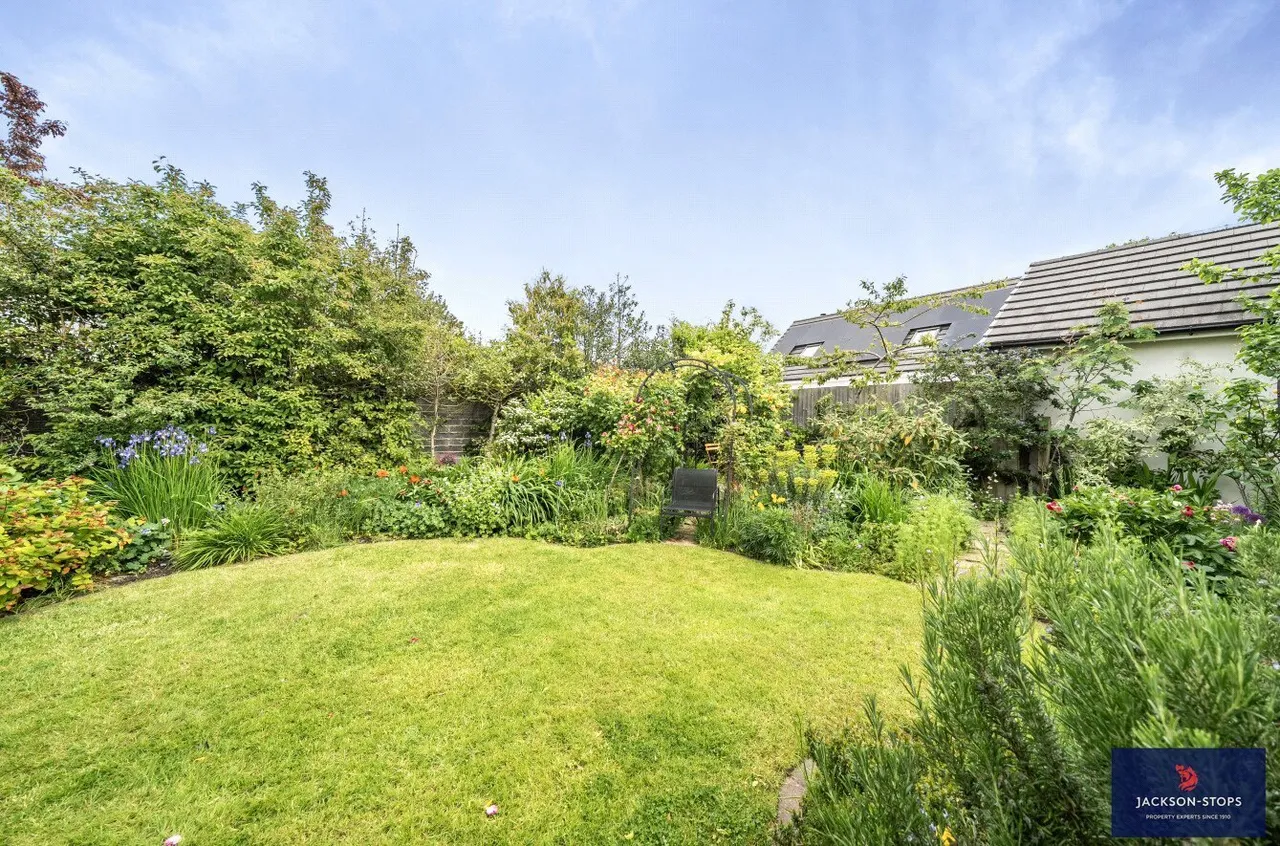 Station Road, Woburn Sands, MK17, photo 11