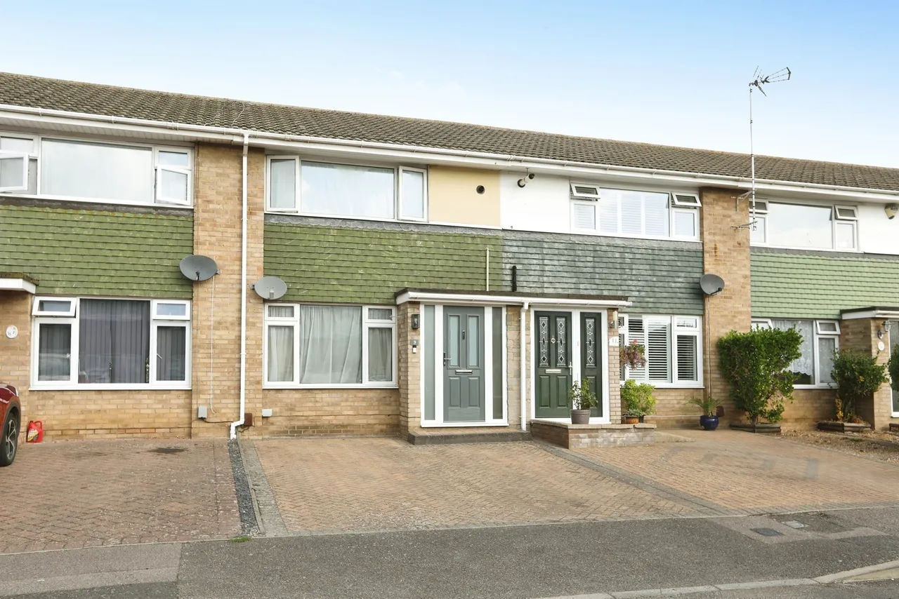 2 bed house for sale — Simpson Road, Sittingbourne