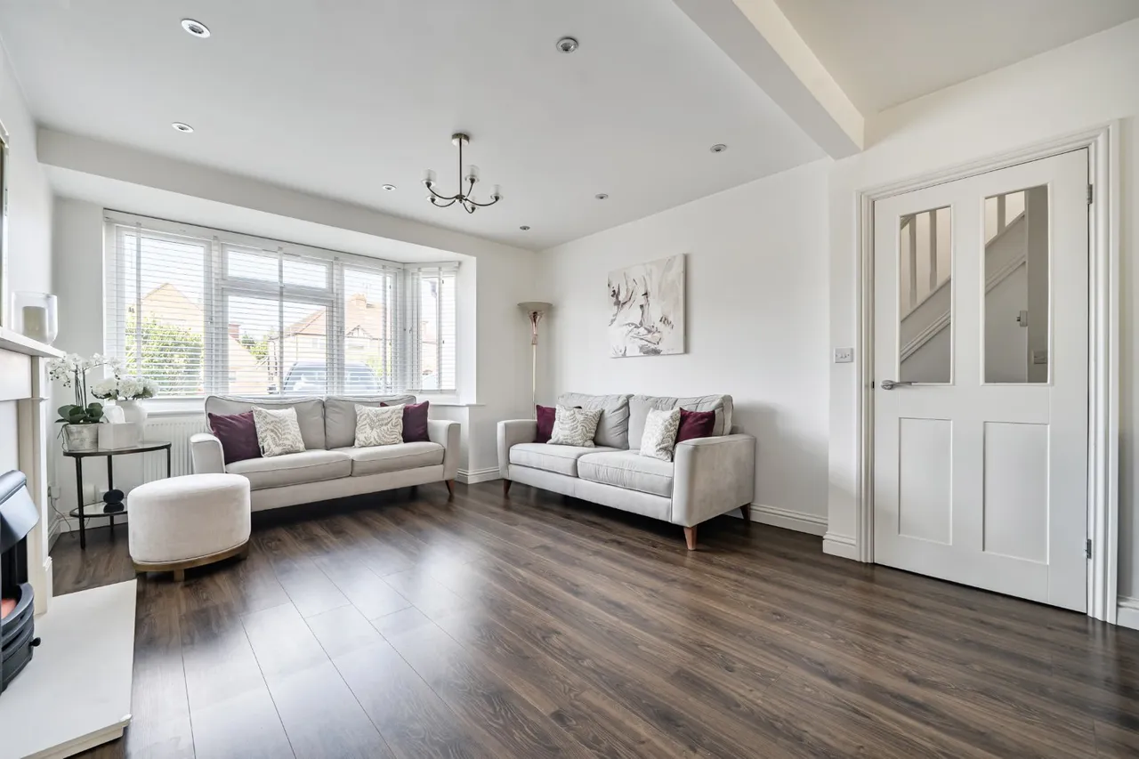 Haymill Road, Near Burnham, SL1, photo 2