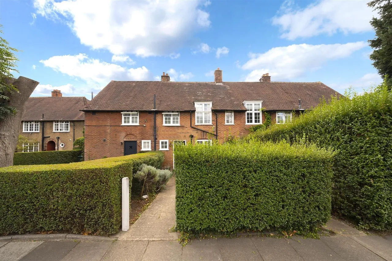 Falloden Way, Barnet, photo 18