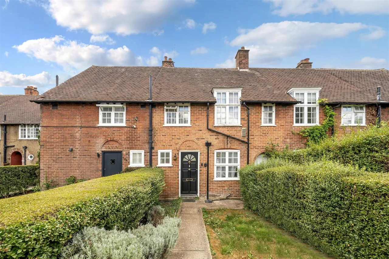 Falloden Way, Barnet, photo 16