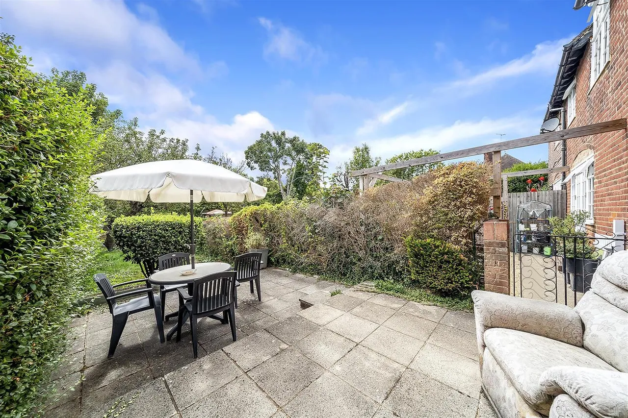 Falloden Way, Barnet, photo 12