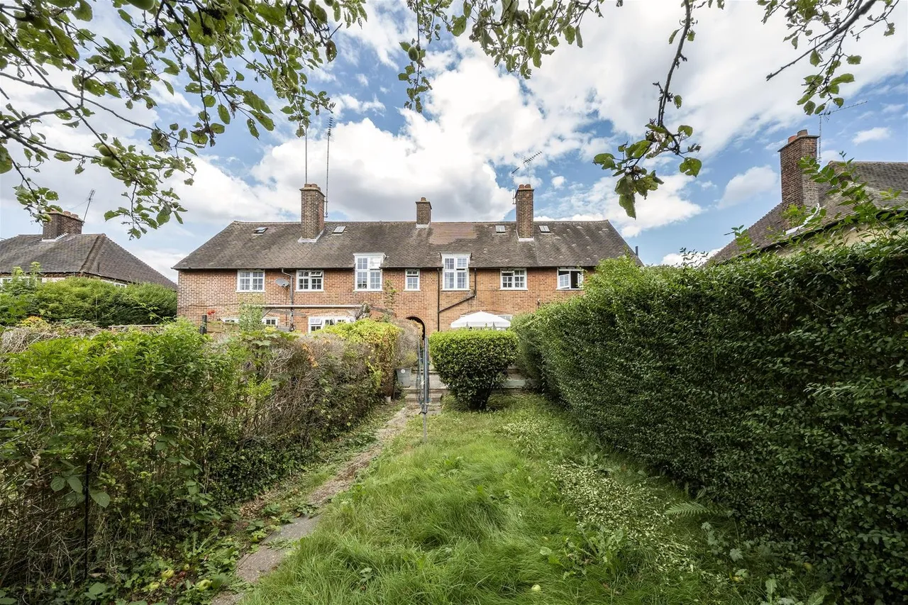 Falloden Way, Barnet, photo 15